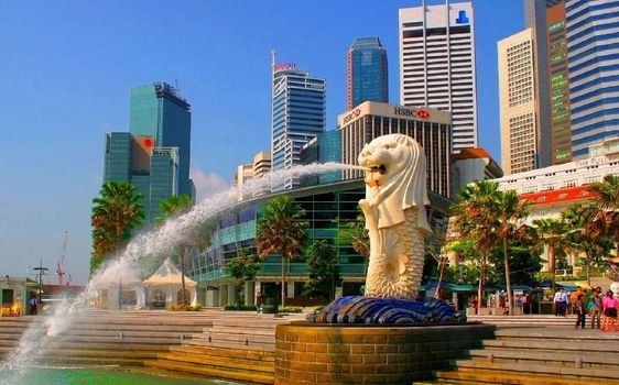 √ World-Famous Tourist Icons of Singapore