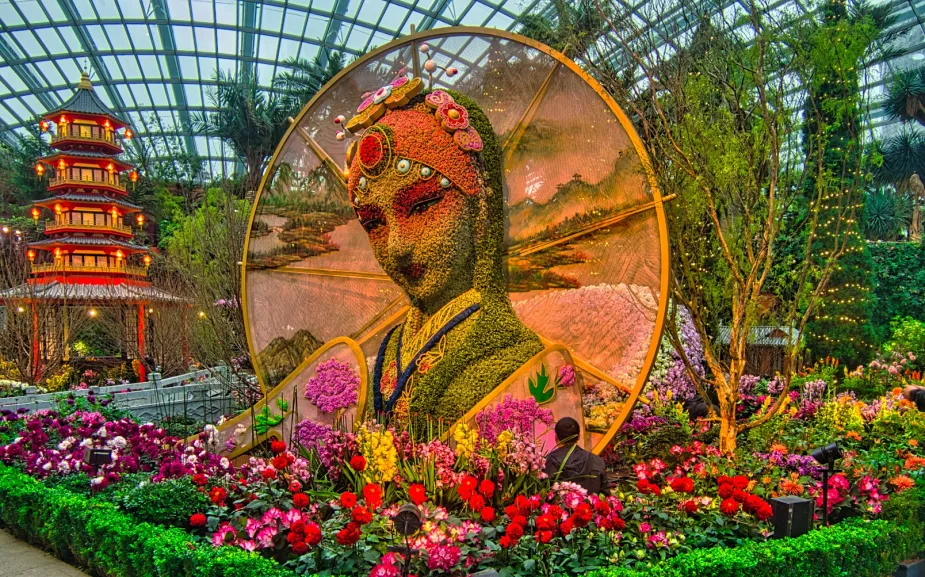 √ Flower Dome – The World’s Largest Glass Greenhouse at Gardens by the Bay Singapore