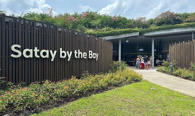 √ Satay by the Bay – Singapore’s Waterfront Hawker Dining Experience